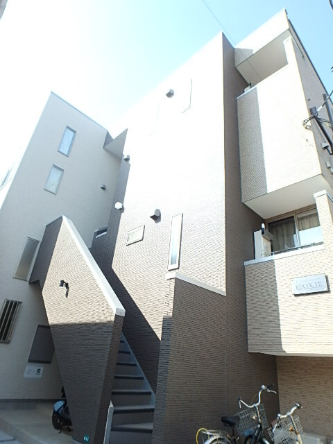 ��ʌ��������܎s��������Q���ڂ̃A�p�[�g�̌����O��