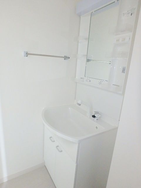 ��ʌ��������܎s�Y�a��j���J�Q���ڂ̃A�p�[�g�̐��ʏ�