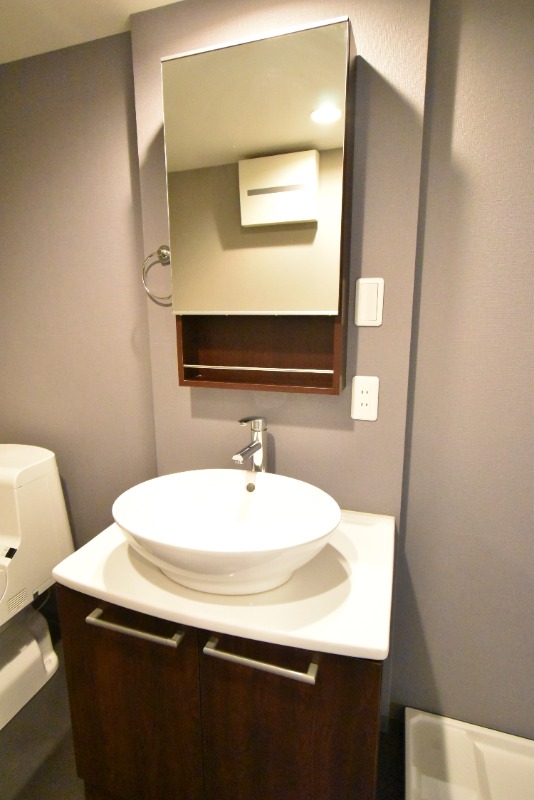 ��ʌ��������܎s����厚�󗈂̃A�p�[�g�̐��ʏ�