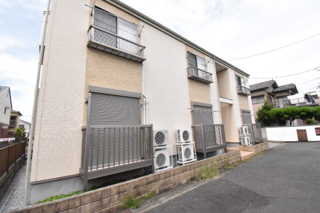 ��ʌ��z�J�s�ԎR���P���ڂ̃A�p�[�g�̌����O��