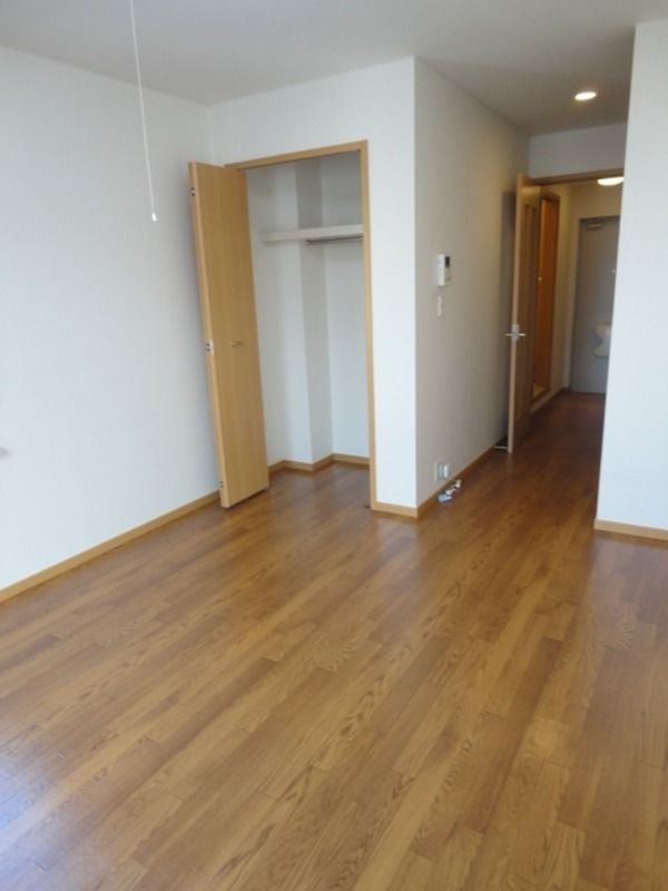 ��ʌ��������܎s�k��{�����̃A�p�[�g�̋��ԁE���r���O