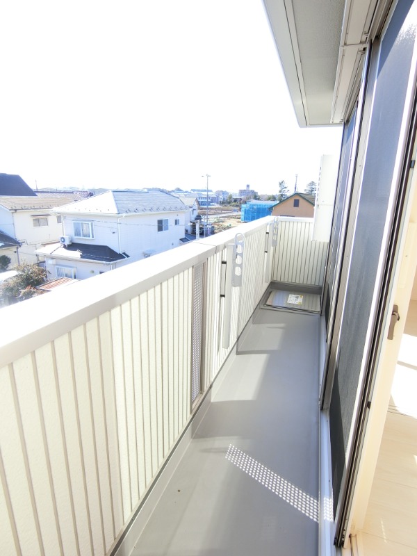 ��ʌ��������܎s������厚���[��̃A�p�[�g�̃o���R�j�[