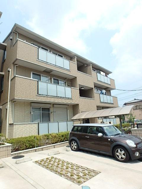 ��ʌ��������܎s������{�����P���ڂ̃A�p�[�g�̒��ԏ�