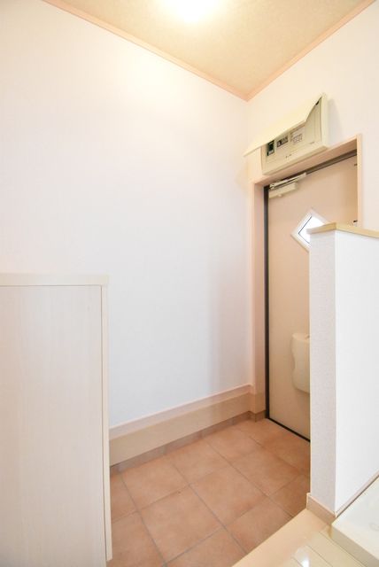 ��ʌ��z�J�s�ԎR���P���ڂ̃A�p�[�g�̌���