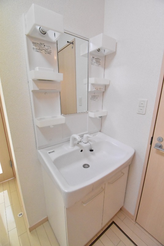 ��ʌ��z�J�s�ԎR���P���ڂ̃A�p�[�g�̐��ʏ�