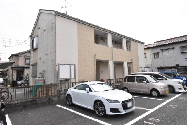 ��ʌ��z�J�s�ԎR���P���ڂ̃A�p�[�g�̒��ԏ�