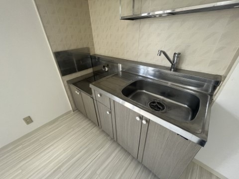 ��ʌ��������܎s��΋撇���Q���ڂ̃A�p�[�g�̃L�b�`��