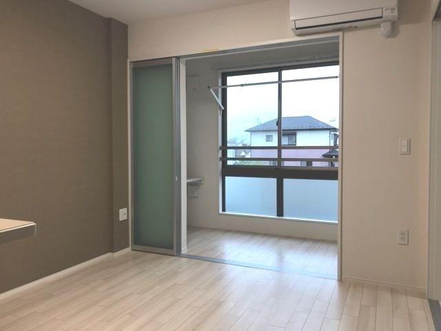 ��ʌ��������܎s�΋�厚�O���̃A�p�[�g�̋��ԁE���r���O