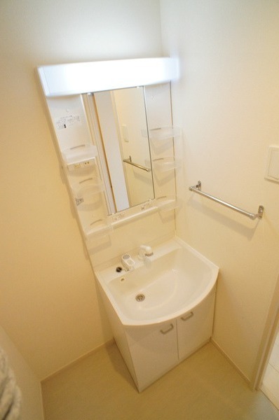 ��ʌ��z�J�s���]���P���ڂ̃A�p�[�g�̐��ʏ�