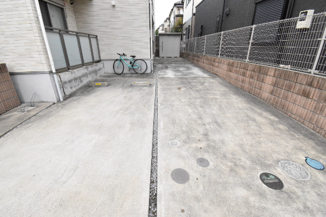 ��ʌ��z�J�s���]���P���ڂ̃A�p�[�g�̒��ԏ�