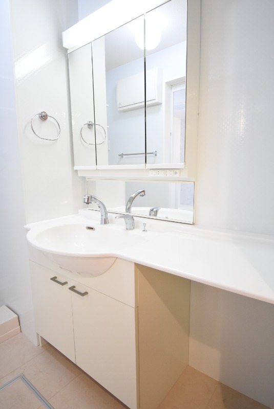 ��ʌ��������܎s�k�擌�听���P���ڂ̃A�p�[�g�̐��ʏ�