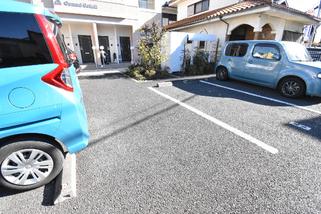 ��ʌ��������܎s�΋�厚�O���̃A�p�[�g�̒��ԏ�