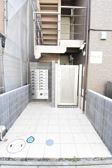 ��ʌ��������܎s�k����i���Q���ڂ̃A�p�[�g�̃G���g�����X