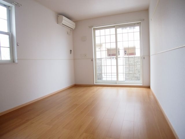 ��ʌ��������܎s�΋�厚�O���̃A�p�[�g�̋��ԁE���r���O