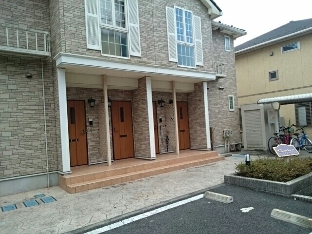 ��ʌ��������܎s�΋�厚�O���̃A�p�[�g�̃G���g�����X