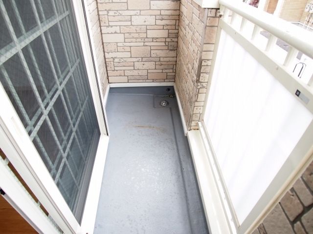 ��ʌ��������܎s�΋�厚�O���̃A�p�[�g�̃o���R�j�[