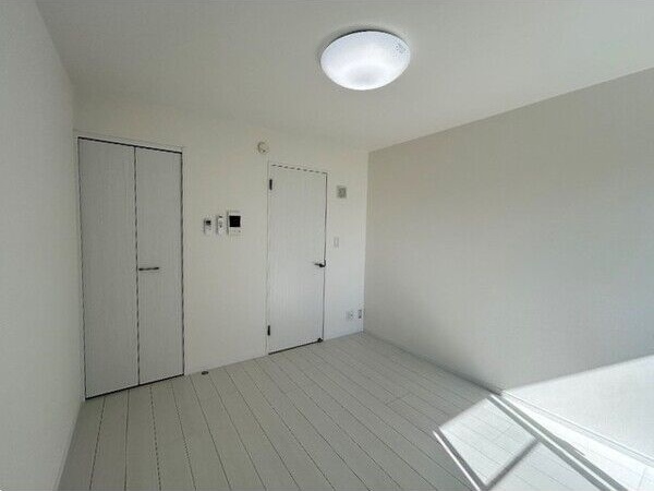 ��ʌ��������܎s�����擌��{�U���ڂ̃A�p�[�g�̋��ԁE���r���O