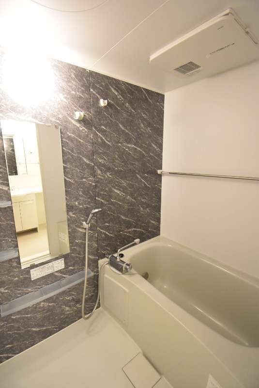 ��ʌ��������܎s���搼��{�P���ڂ̃A�p�[�g�̃o�X