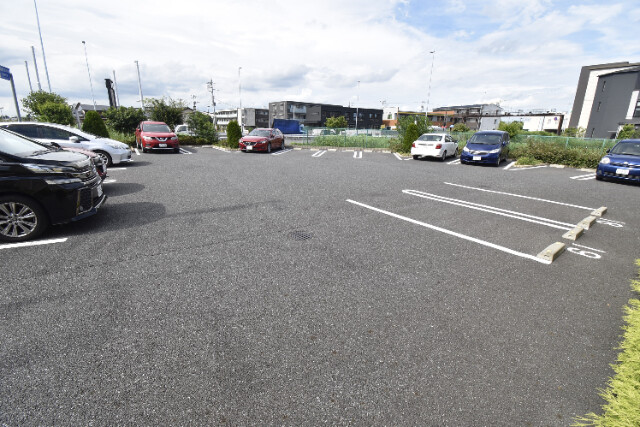 ��ʌ��������܎s���搼��{�P���ڂ̃A�p�[�g�̒��ԏ�