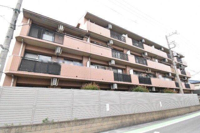 ��ʌ��������܎s�k����i���P����323-1�̃}���V�����̌����O��