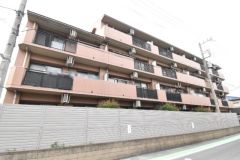 ��ʌ��������܎s�k����i���P����323-1�̃}���V�����̌����O��