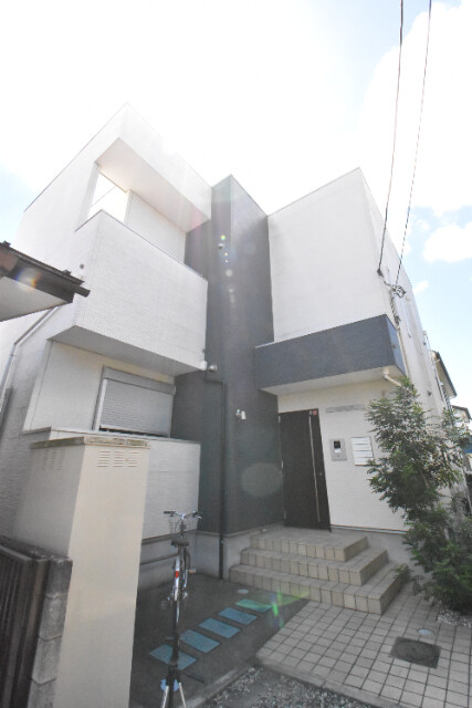 ��ʌ��������܎s�k��ޗǒ��̃A�p�[�g�̌����O��