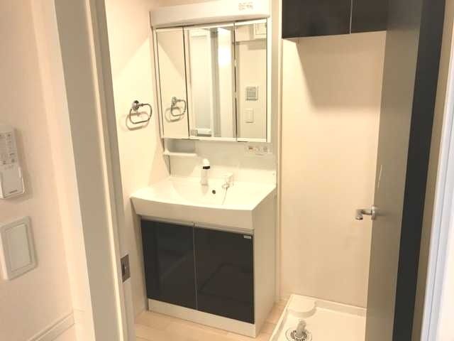 ��ʌ��������܎s��΋�厚���̃A�p�[�g�̐��ʏ�