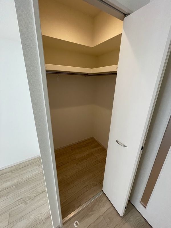 ��ʌ�����s�����Q���ڂ̃A�p�[�g�̎��[