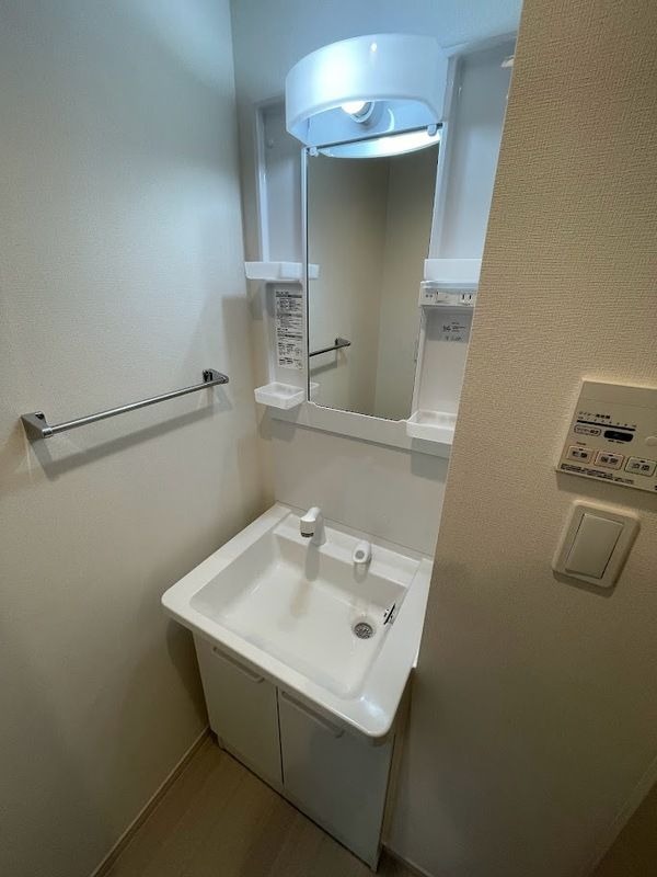 ��ʌ�����s�����Q���ڂ̃A�p�[�g�̐��ʏ�