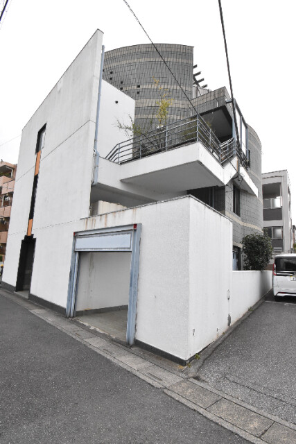 ��ʌ�����s����S����15-22�̃}���V�����̌����O��