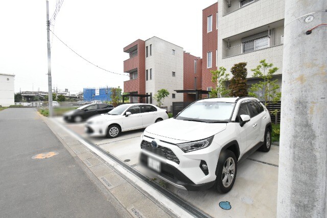 ��ʌ��������܎s��{����\���Q���ڂ̃}���V�����̒��ԏ�