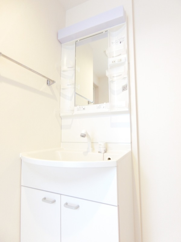 ��ʌ�����s�J�ÂP���ڂ̃A�p�[�g�̐��ʏ�