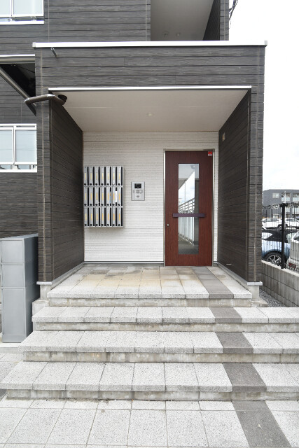 ��ʌ��������܎s�΋�����R���ڂ̃}���V�����̃G���g�����X