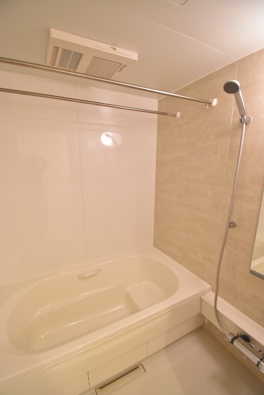 ��ʌ�����s���؂R���ڂ̃}���V�����̃o�X