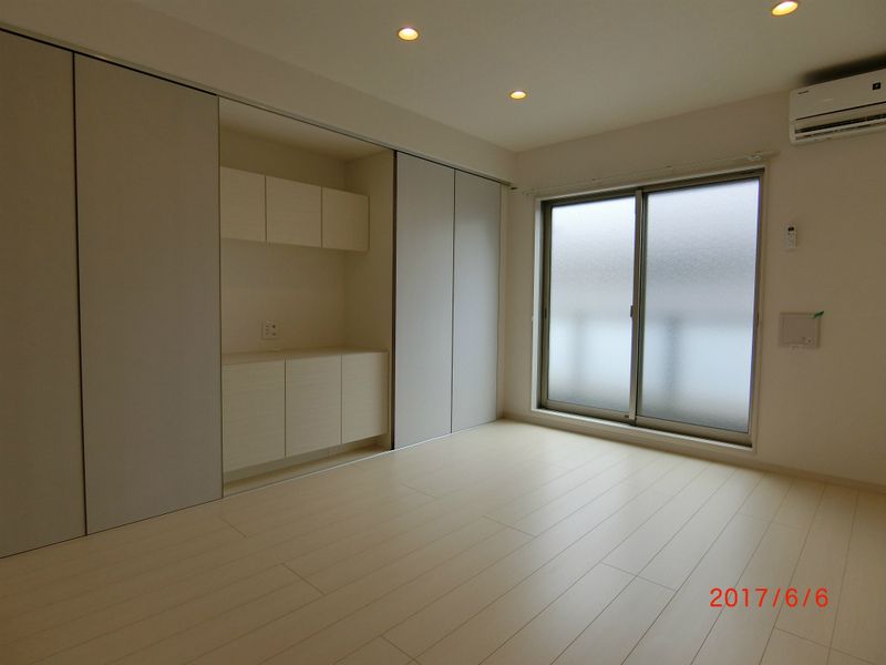 ��ʌ�����s�J�ÂP���ڂ̃A�p�[�g�̋��ԁE���r���O