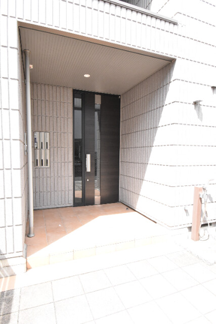 ��ʌ�����s���؂R���ڂ̃}���V�����̃G���g�����X