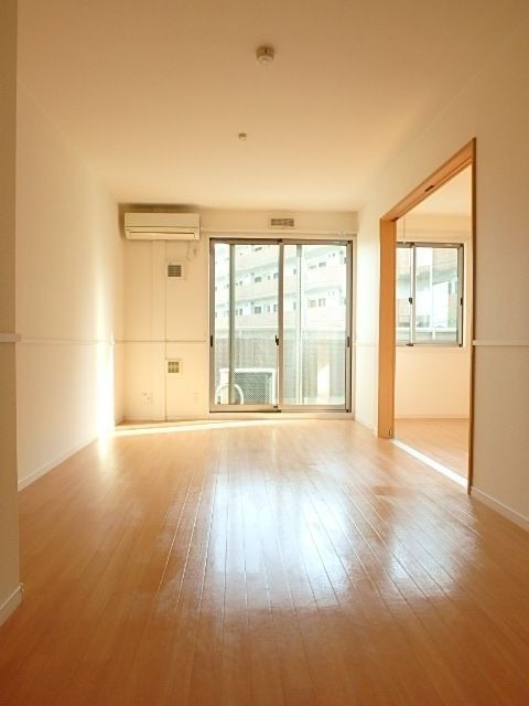 ��ʌ��������܎s�k��A�|���P���ڂ̃A�p�[�g�̋��ԁE���r���O