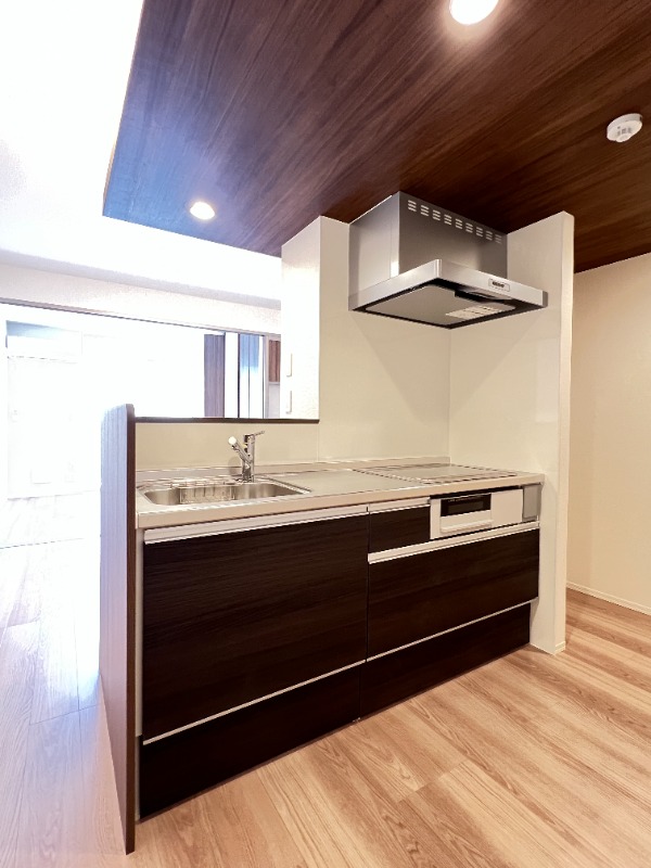 ��ʌ��z�J�s�����c���̃A�p�[�g�̃L�b�`��