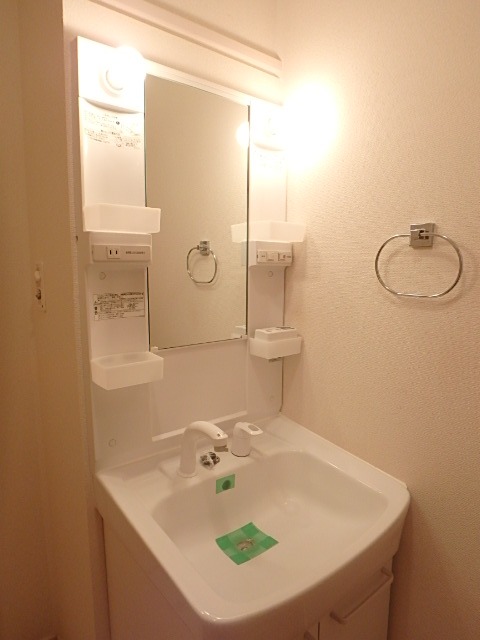 ��ʌ��������܎s�k��A�|���P���ڂ̃A�p�[�g�̐��ʏ�