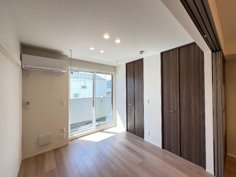 ��ʌ��z�J�s�����c���̃A�p�[�g�̋����E���r���O