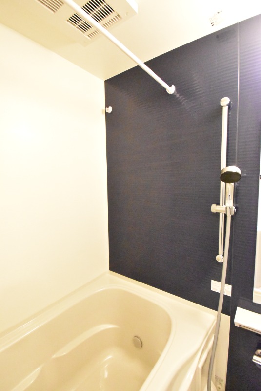 ��ʌ�����s����T���ڂ̃}���V�����̃o�X