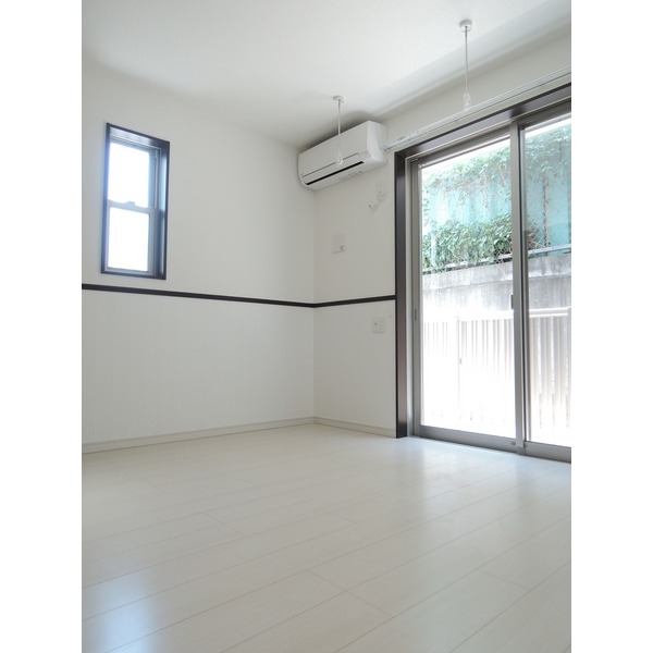 ��ʌ��������܎s�΋�厚�����̃A�p�[�g�̋��ԁE���r���O