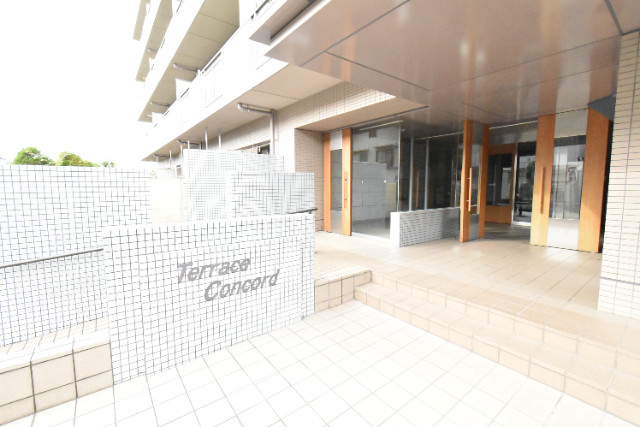 ��ʌ�����s�厚���̃}���V�����̃G���g�����X