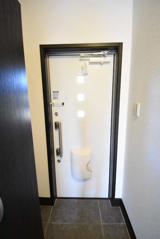 ��ʌ��@�c�s���m�؂S���ڂ̃e���X�n�E�X�̌���