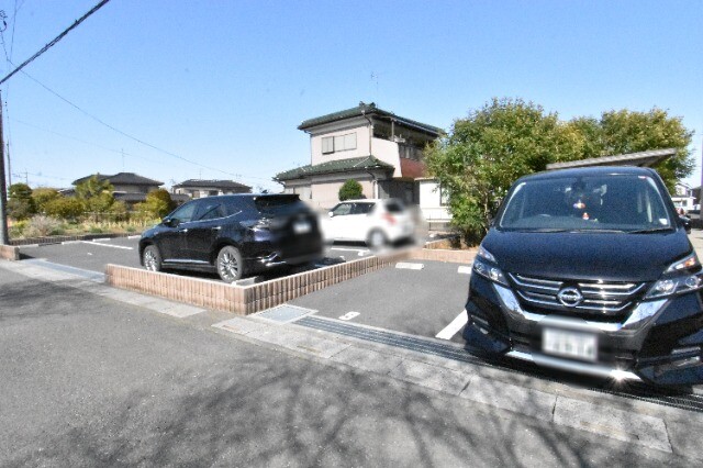 ��ʌ��@�c�s���m�؂S���ڂ̃e���X�n�E�X�̒��ԏ�