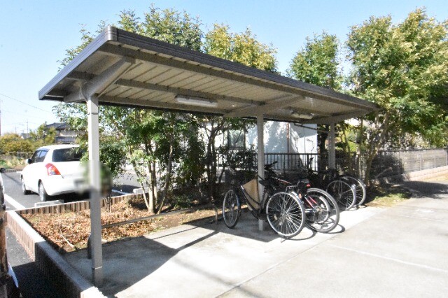 ��ʌ��@�c�s���m�؂S���ڂ̃e���X�n�E�X�̂��̑�