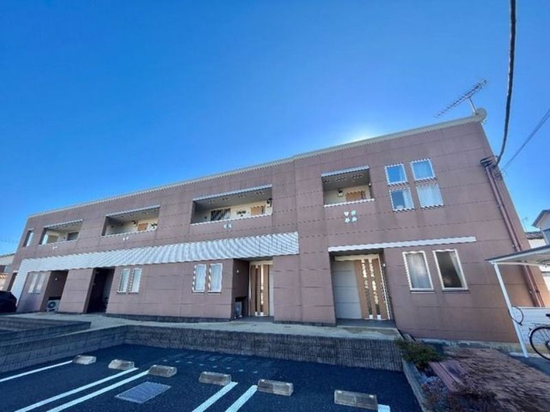 ��ʌ���z�s�厚�����̃A�p�[�g�̌����O��