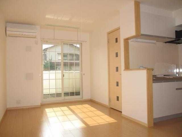 ��ʌ��k�����S�ɓޒ��h�S���ڂ̃A�p�[�g�̋��ԁE���r���O