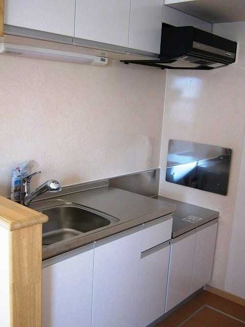 ��ʌ��k�����S�ɓޒ��h�S���ڂ̃A�p�[�g�̃L�b�`��