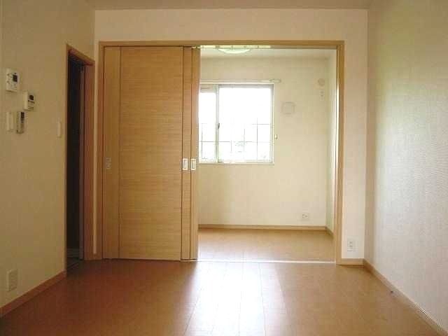 ��ʌ��k�����S�ɓޒ��h�S���ڂ̃A�p�[�g�̂��̑������E�X�y�[�X